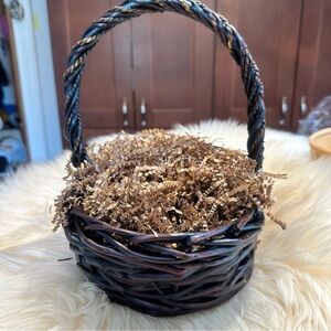 Wicker basket with filler